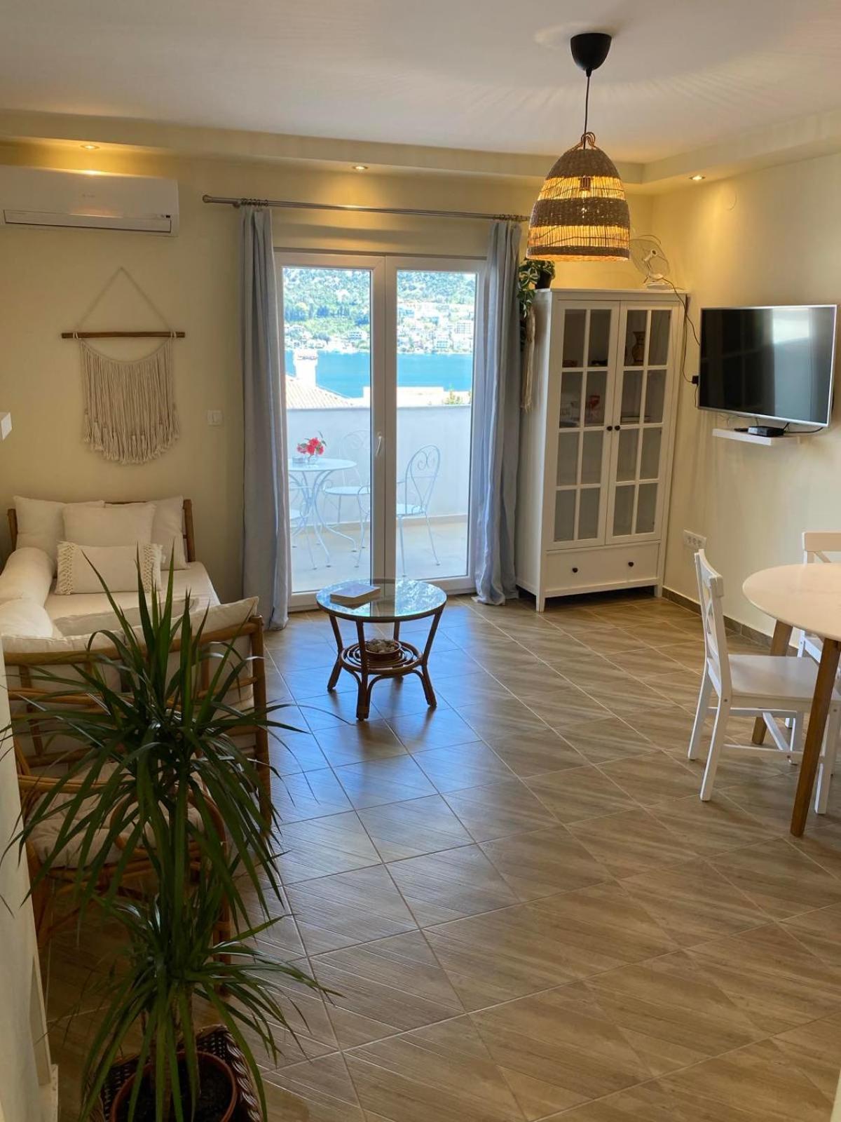 Appartement 2br With Sea View! *