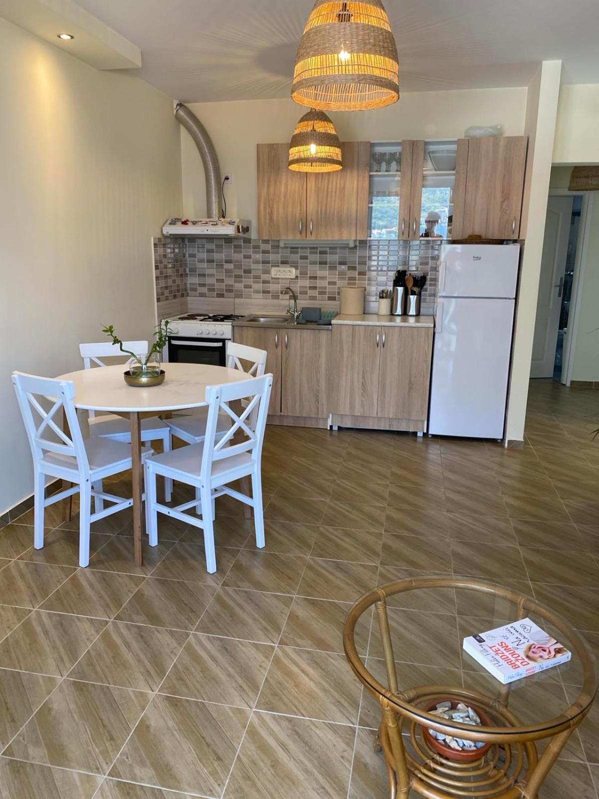 2br With Sea View! Appartement