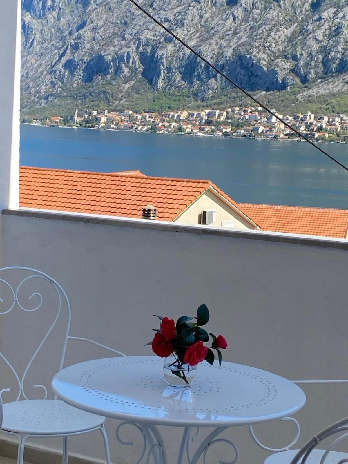 2br With Sea View! Prčanj